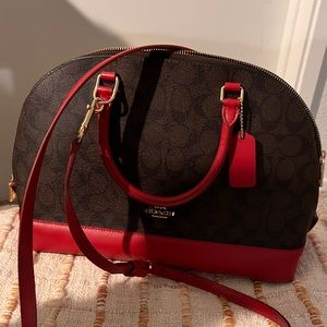 Coach handbag, barely used!
